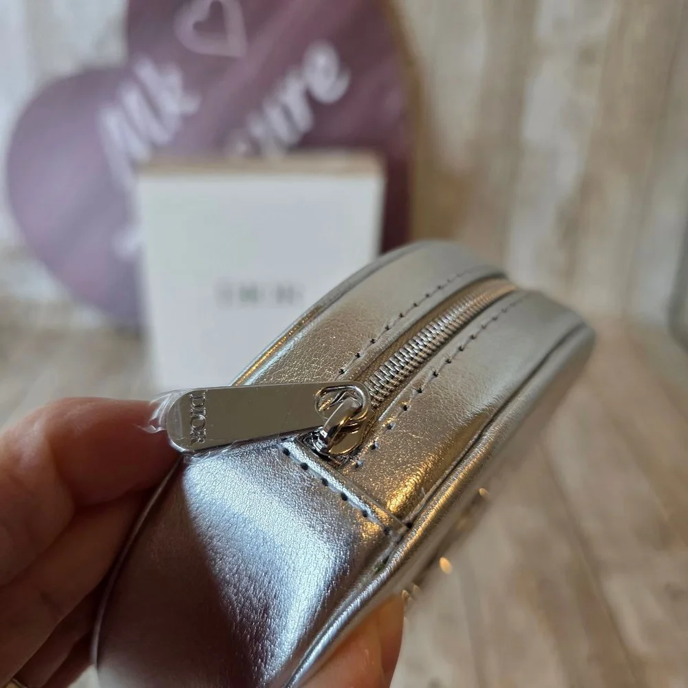 Dior Beauty Case Silver Makeup Bag - Picture 4 of 7